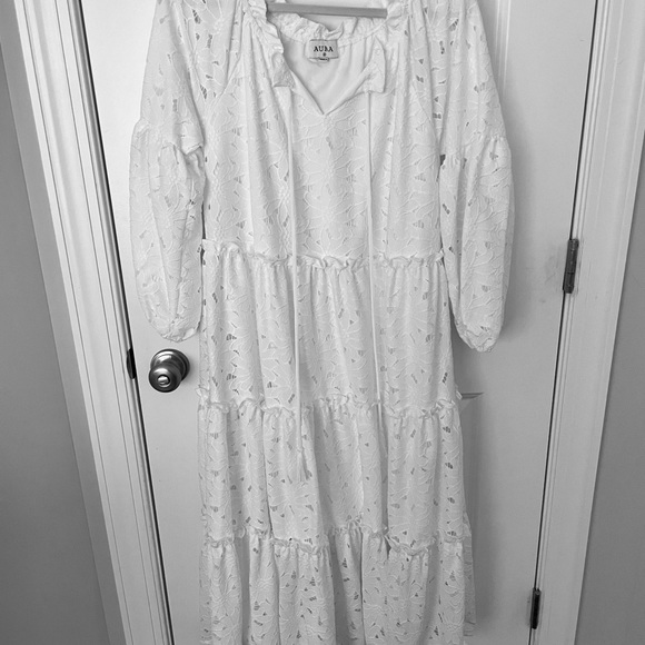 Red Dress Boutique Aura Brand white floral dress - Picture 2 of 8